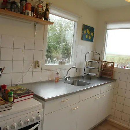 Lovely Lakeside Holiday In Ferienhaus *
