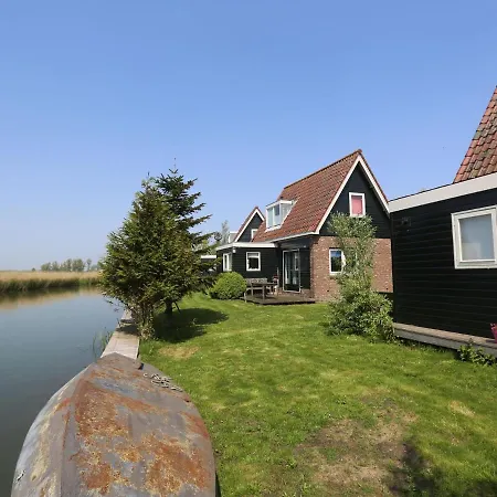 Lovely Lakeside Holiday In Ferienhaus *